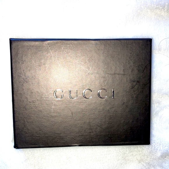 Brand new Gucci wallet it has never been used and sat in the box the whole time. - Picture 2 of 3